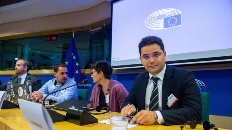 Κουκάκης στο Ευρωκοινοβούλιο: Οταν η ΕΥΠ παρακολουθούσε τον Ανδρουλάκη, τον άκουγε να μιλάει και μαζί σας