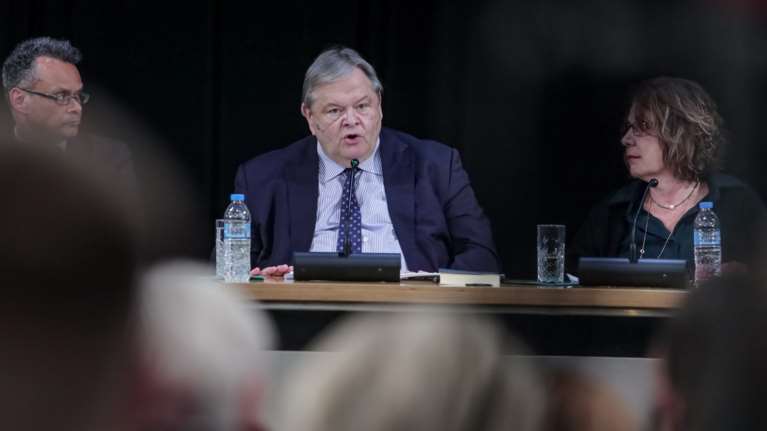 Βενιζέλος: Παράνομες οι παρακολουθήσεις της ηγεσίας των Ενόπλων Δυνάμεων - Αλιβιζάτος: Αποτύχαμε να φτιάξουμε καλούς δικαστές