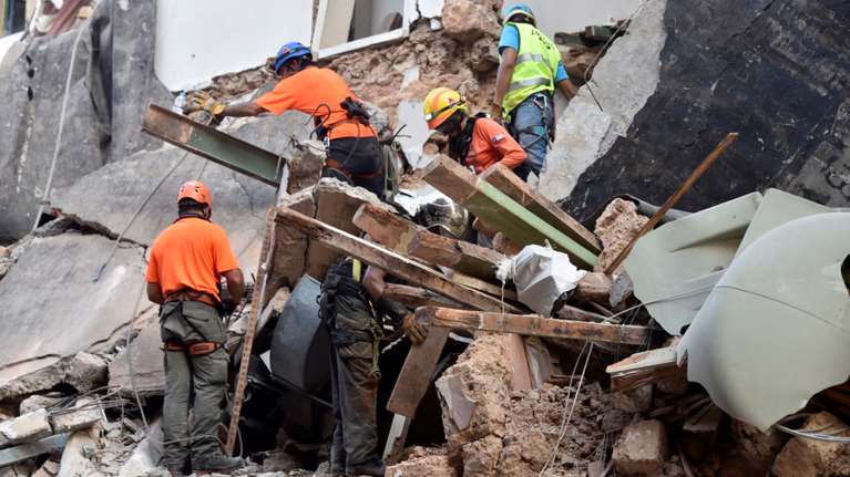 Λίβανος: Βρήκαν ίχνη ζωής κάτω από χαλάσματα ένα μήνα μετά τη φονική έκρηξη