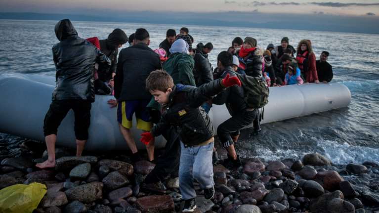 Νέα σκάνδαλο με ΜΚΟ στη Λέσβο: Εδιναν θέσεις στρατιωτικών βάσεων και Λιμενικού μέσω social media