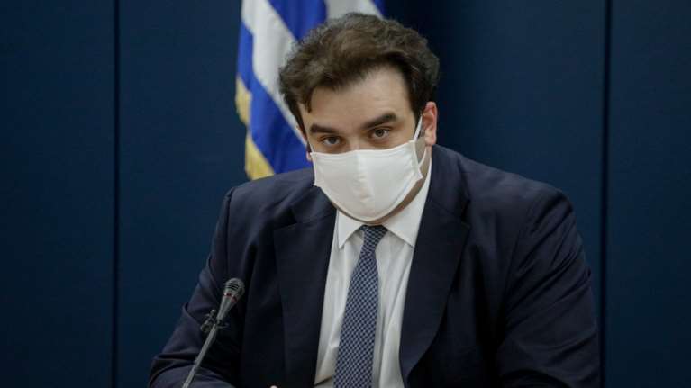 Πιερρακάκης: Με προτεραιότητα οι μαθητές στα self test - Ρεκόρ ημερήσιων εμβολιασμών