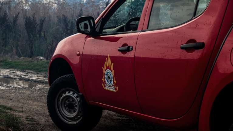 Θεσσαλονίκη: Όχημα πήρε φωτιά εν κινήσει και κάηκε ολοσχερώς