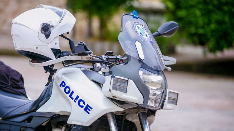 Εφιάλτης για 75χρονη στον Αλιμο - 20χρονος προσπάθησε να ασελγήσει πάνω της