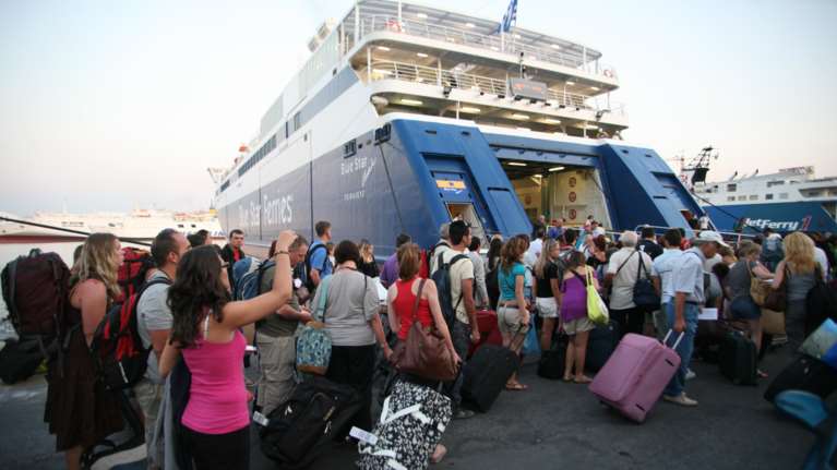 Τριήμερο Αγ.Πνεύματος: Σε εξέλιξη η έξοδος των εκδρομέων - Ομαλά η αναχώρηση από τα λιμάνια