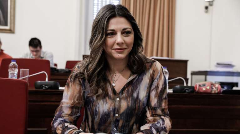 Ζαχαράκη για αναπληρωτές: Σε έναν νομό εμφανίστηκαν 12 νηπιαγωγοί και οι έξι πήραν άδεια την πρώτη ημέρα