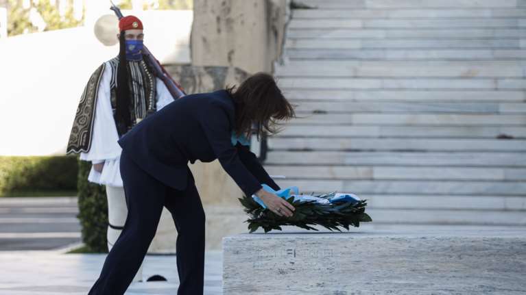 Σακελλαροπούλου: Ο αγώνας των Ενόπλων Δυνάμεων να αποκρούσουν κάθε απειλή αξίζει τον σεβασμό μας