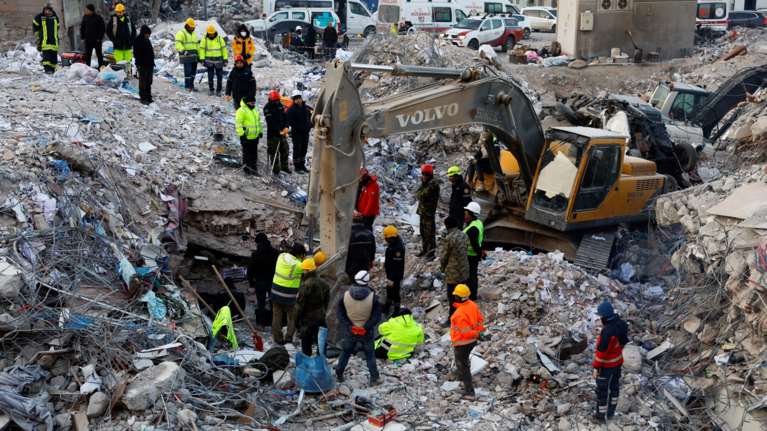 Σεισμός στην Τουρκία: Δύο αδέρφια και ένας ακόμη διασώθηκαν από τα συντρίμμια μετά από 198 ώρες