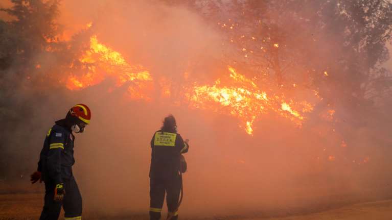 Πώς ξεκίνησε η φωτιά στην Πεντέλη: Τα στοιχεία που δείχνουν εμπρησμό - Οι δύο εστίες χωρίς πυλώνες ρεύματος κοντά