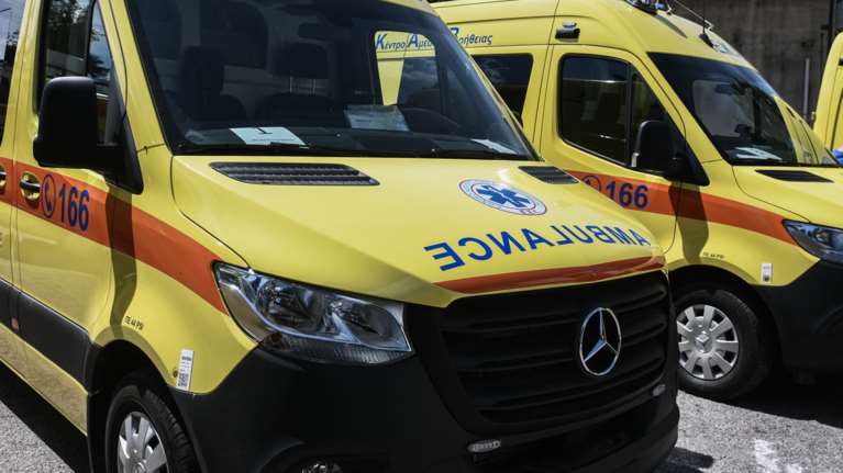 &quot;Θα βγάλουμε το νοίκι, περιμένουν 3 με 4 άτομα&quot; – Οι απίστευτες συνομιλίες του τραυματιοφορέα με το γραφείο τελετών