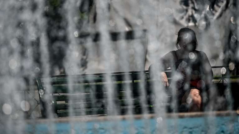 Καύσωνας Κλέων: 8,2 εκατομμύρια Ελληνες θα βιώσουν θερμοκρασίες άνω των 37 βαθμών Κελσίου [χάρτες]