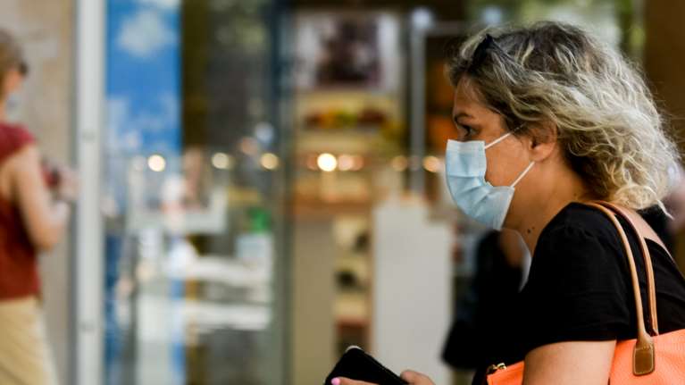 Κορονοϊός - Αυτή είναι η απόφαση για την μάσκα: Πού είναι υποχρεωτική, τα πρόστιμα και οι εξαιρέσεις [ΦΕΚ]