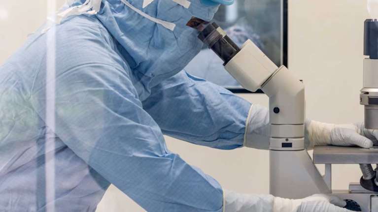 WSJ: AstraZeneca και J&amp;J εξετάζουν τροποποίηση του εμβολίου για την αντιμετώπιση των θρομβώσεων