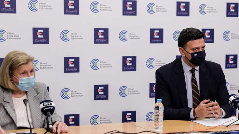 Εμβολιασμοί: Το Σάββατο ανοίγει η πλατφόρμα για τους 30-34 για όλα τα εμβόλια - Καμία αλλαγή στις ηλικίες για το AstraZeneca