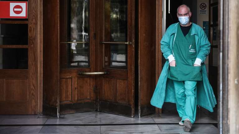 Πρώτο επιβεβαιωμένο κρούσμα του μεταπνευμονοϊού HMPV στην Ελλάδα - 71χρονος στη Θεσσαλονίκη