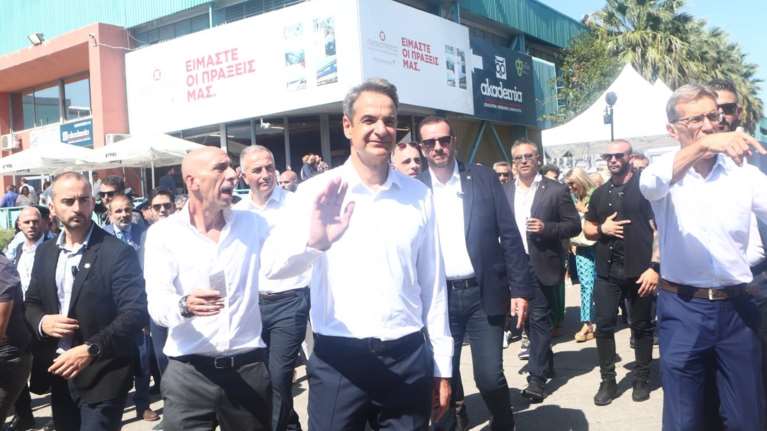 Κυριάκος Μητσοτάκης στη ΔΕΘ: Κάντε λίγο υπομονή μέχρι την ομιλία μου - Τι αποκάλυψε για τα μέτρα στήριξης [Εικόνες]