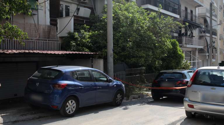 Φωτιά στο Παλαιό Φάληρο: Με μαχαιριές η 78χρονη που ανασύρθηκε νεκρή - Συνελήφθη ο γιος της