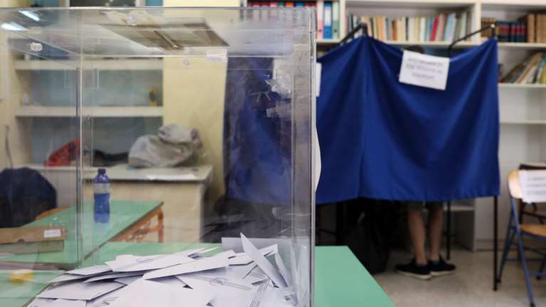 Επιστρέφει το σενάριο της &quot;κυβέρνησης των ηττημένων&quot; - Τα παράδοξα της απλής αναλογικής και η δήλωση Ανδρουλάκη