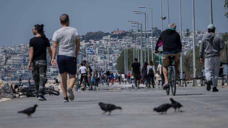 Κορονοϊός: Δεκαπενταύγουστος με 1.888 νέα κρούσματα, 17 θανάτους και 241 διασωληνωμένους