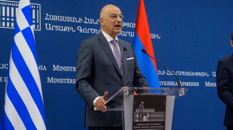 Ο Δένδιας απαντά στην Τουρκία: Eχει τον μεγαλύτερο αποβατικό στόλο λίγα μίλια μακριά από τα νησιά του Αιγαίου