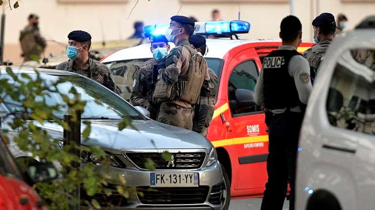 Φρίκη στη Γαλλία: Ομολόγησε ο 14χρονος ότι σκότωσε την 13χρονη φίλη του - Την μαχαίρωσε ενώ είχαν βγει ραντεβού