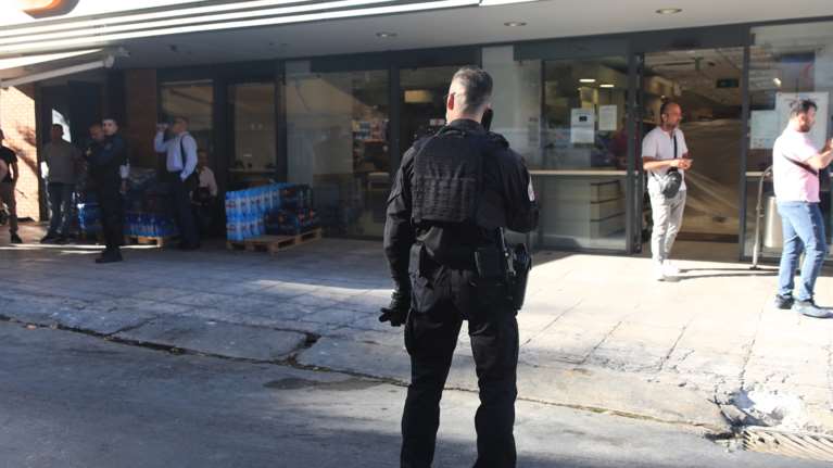 Τι συνέβη με τους Τούρκους στο Πασαλιμάνι: Η ΕΥΠ παρακολουθούσε το ένα θύμα της αιματηρής επίθεσης