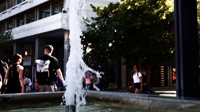 Προ των πυλών ο πολυήμερος καύσωνας: Πού θα δείξει 43άρια το θερμόμετρο - Ανησυχία και για πυρκαγιές