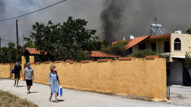 Βασιλακόπουλος για φωτιές: Ποιες μάσκες μας προστατεύουν - Τι πρέπει να κάνουν οι ευπαθείς ομάδες