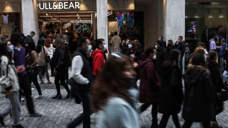 Πώς ξεγελούν το ανοσοποιητικό οι δύο νέες υποπαραλλαγές της Όμικρον - Τα ανησυχητικά συμπτώματα