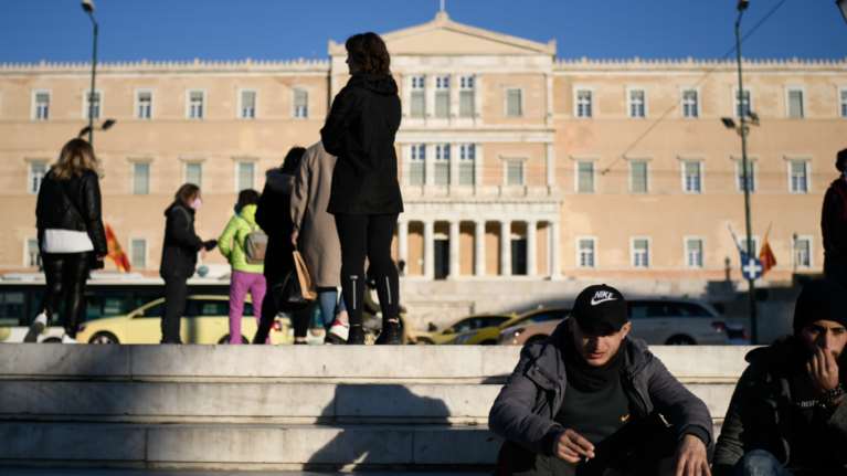 Ερχεται έκτακτο επίδομα κατά της ακρίβειας - Ποιοι θα δικαιούνται το νέο "δώρο Πάσχα" μέχρι τον Απρίλιο