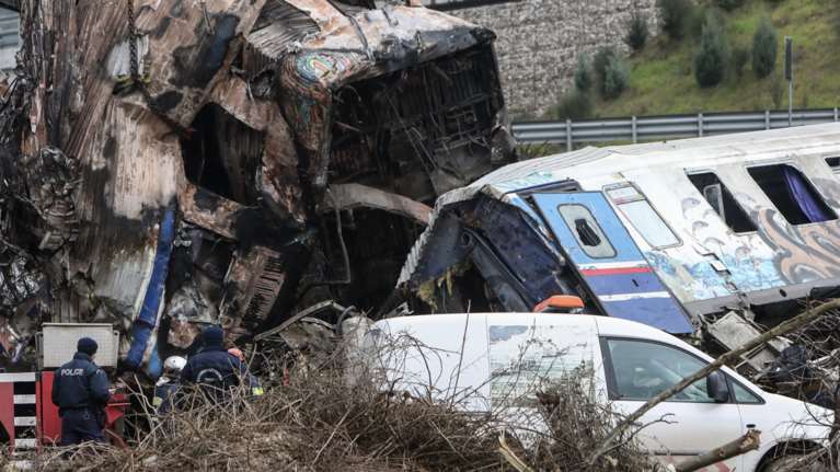 Τραγωδία στα Τέμπη: Η πρώτη αγωγή από τραυματία - "Ο ένας ρίχνει την ευθύνη στον άλλον"