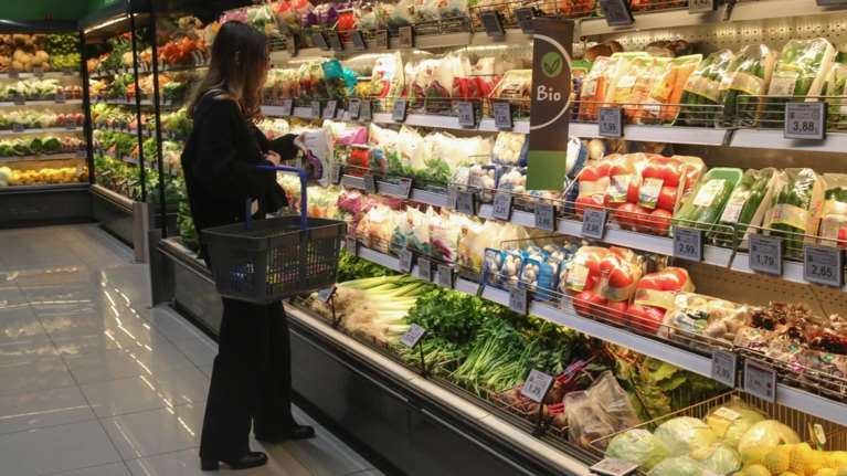 Αυτοί είναι οι λόγοι που οι τιμές στα τρόφιμα δεν θα πέσουν αλλά θα παραμείνουν στα ύψη...