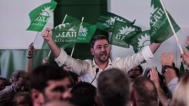 Το ΠΑΣΟΚ σε τροχιά δυναμικής επιστροφής - Προσπέρασε τον ΣΥΡΙΖΑ σε 6 νομούς - Βάζει στόχο τη δεύτερη θέση