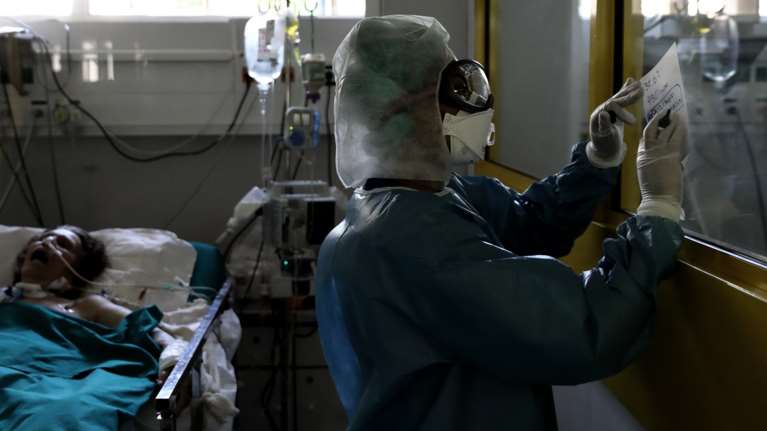 Κορονοϊός: Ψυχρολουσία με 597 διασωληνωμένους και 87 θανάτους - 2.152 νέα κρούσματα σήμερα
