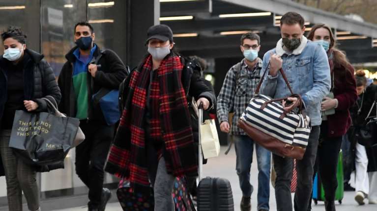 Κορονοϊός: Παγκόσμιος συναγερμός για τη μετάλλαξη του ιού - Έλληνες επιστήμονες απαντούν σε κρίσιμα ερωτήματα