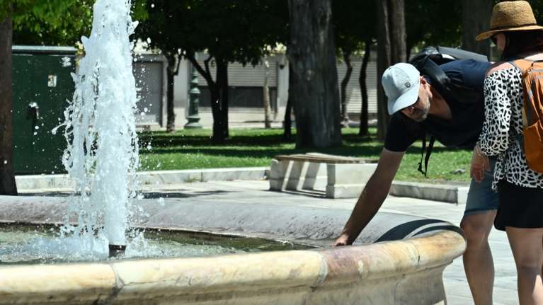 Καιρός: Κοκτέιλ υψηλών θερμοκρασιών και ισχυρών ανέμων - Συναγερμός για φωτιές μέχρι το τέλος της εβδομάδας