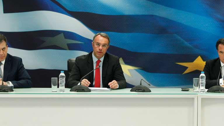 Επίσημο: Επίδομα 600 ευρώ για 166.000 δικηγόρους, γιατρούς, μηχανικούς, λογιστές, ερευνητές