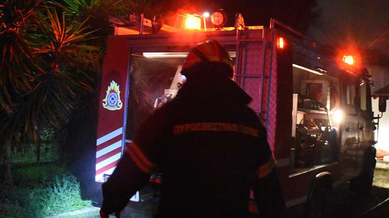 Παλαιό Φάληρο: Πυρκαγιά σε διαμέρισμα– Δύο άτομα απεγκλώβισε η Πυροσβεστική