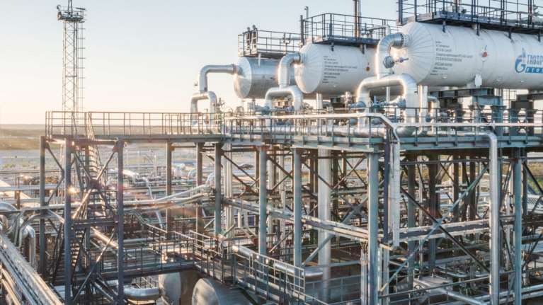 Επίσημο: Πλαφόν από την ΕΕ στα ρωσικά πετρελαϊκά προϊόντα - 100 δολάρια στο ντίζελ και 45 στο μαζούτ ανά βαρέλι