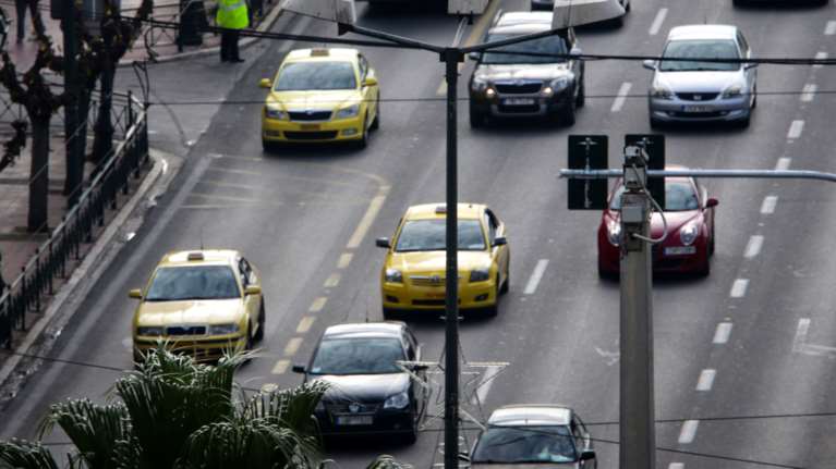 Τέλη κυκλοφορίας: &quot;Κλείδωσε&quot; η ημερομηνία αποστολής των ειδοποιητηρίων του 2021 - Πόσα θα πληρώσουμε φέτος [πίνακες]