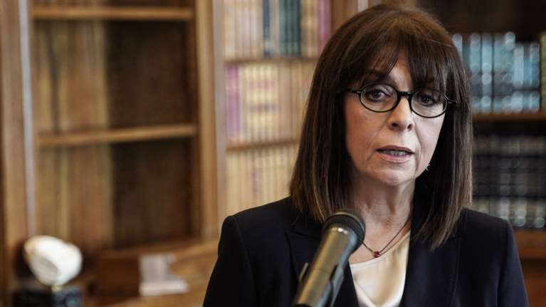 Η Κατερίνα Σακελλαροπούλου επισήμως στο Προεδρικό Μέγαρο - Μήνυμα για κορονοϊό και προσφυγικό