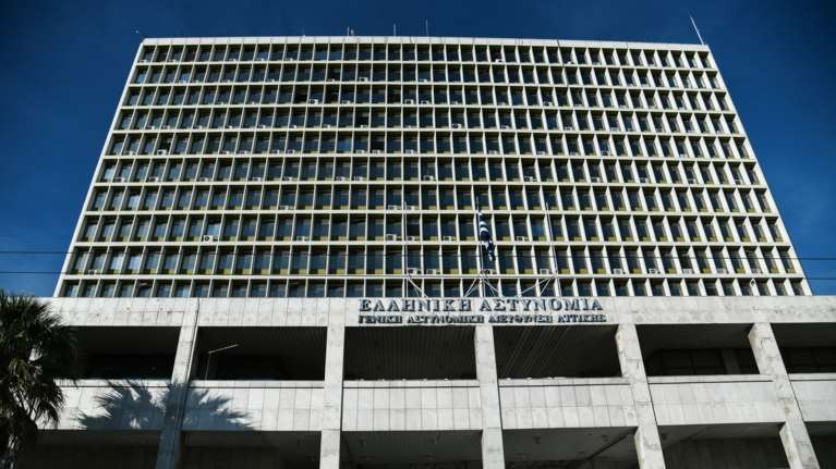 Κολωνός: Παρέλαση υπόπτων στη ΓΑΔΑ - Πάνω από 10 συνομιλητές της 12χρονης - Κοντά στη σύλληψη του μαστροπού &quot;Μιχάλη&quot;