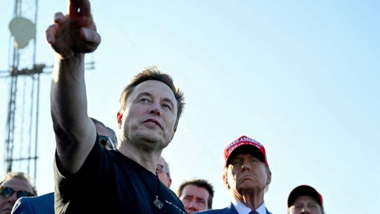 Απόλυτη στήριξη στον Μασκ από τον Τραμπ: &quot;Με βοήθησε πολύ, είναι απίθανος&quot;