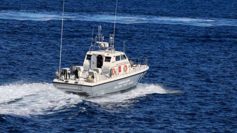 Τραγωδία στη Σάμο: Προπέλα σκάφους διαμέλισε 12χρονο - Τούρκος διακινητής πέταξε στη θάλασσα 37 μετανάστες