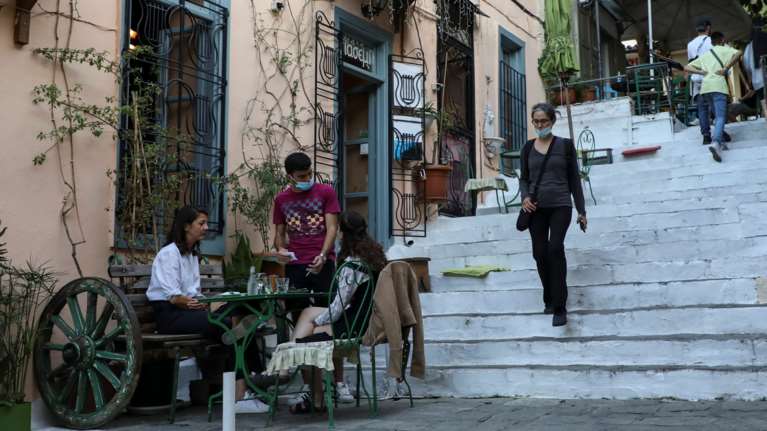 Κορονοϊός: 2.020 νέα κρούσματα σήμερα - 617 διασωληνωμένοι και 56 θάνατοι