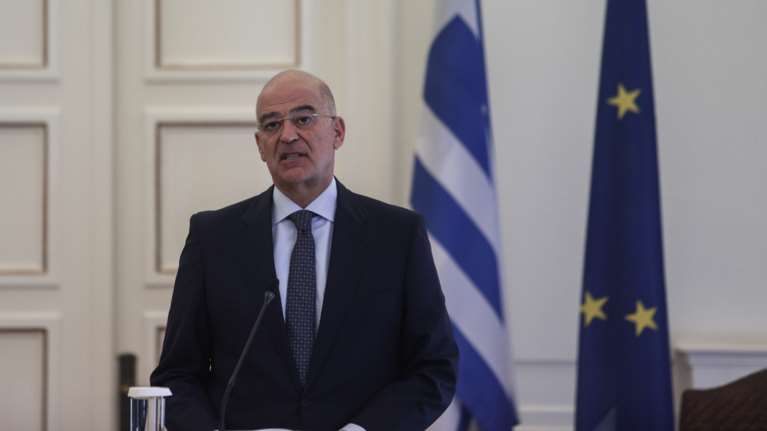 Ευχαριστίες Δένδια σε Ζελένσκι: Η Ελλάδα είναι δεσμευμένη στην ανακούφιση των κατοίκων της Μαριούπολης