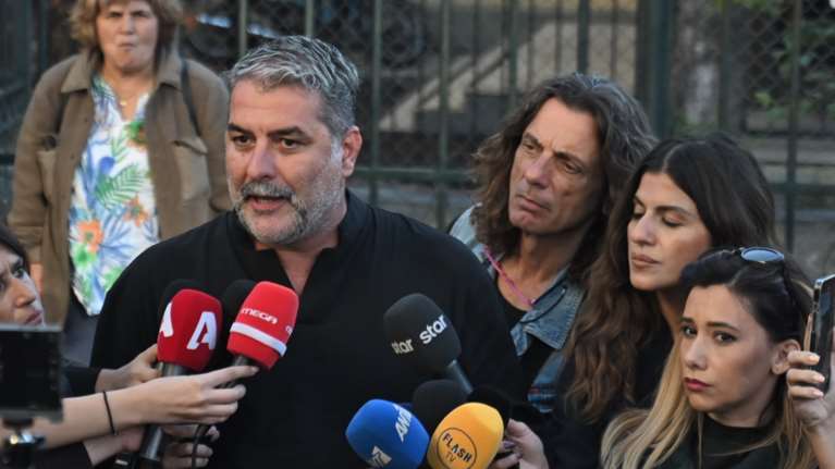 Βασίλης Μπισμπίκης: Η κατάθεσή του στην Τροχαία Κηφισιάς - &quot;Άφησα σημείωμα σε διαφημιστικό φυλλάδιο&quot; [βίντεο]