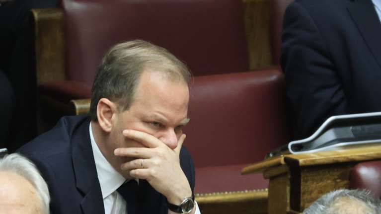 Προανακριτική για Κ. Καραμανλή: Γιατί η ΝΔ απορρίπτει το σκεπτικό ΠΑΣΟΚ για κακούργημα - Θα καταθέσει δική της πρόταση