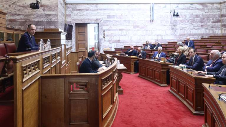 "Μασάζ" Γεραπετρίτη σε 32 βουλευτές της ΝΔ μετά τις φωτιές Σαμαρά: Ο ΥΠΕΞ τηλεφώνησε σε όλους