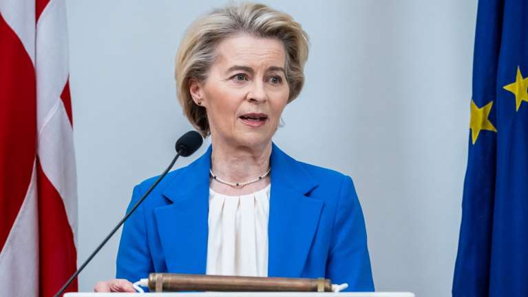 Παγώνει τους δασμούς στις ΗΠΑ για 90 μέρες η ΕΕ : Η ευρωπαϊκή απάντηση στην "οπισθοχώρηση" του Τραμπ