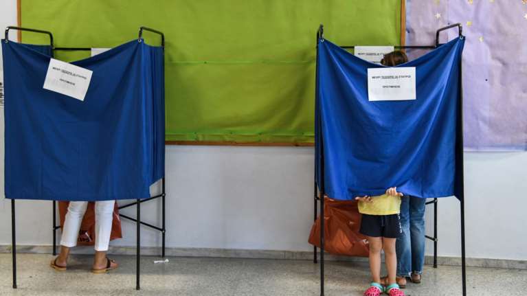 Δημοσκόπηση Opinion Poll για το TheTOC: Στο 6,4% μεγαλώνει η διαφορά υπέρ της ΝΔ - Με 155 έδρες ΝΔ και ΠΑΣΟΚ